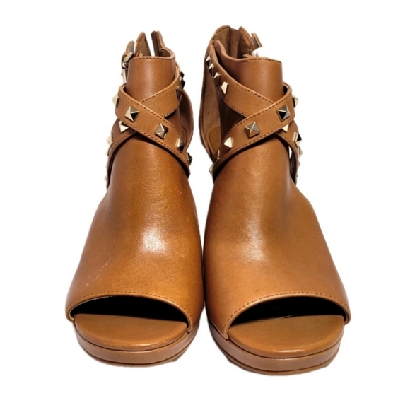 Marc Fisher Mahiya Brown Platform Sandal Cut Out Studs Heels Open Toe Size 7.5M - Picture 1 of 11